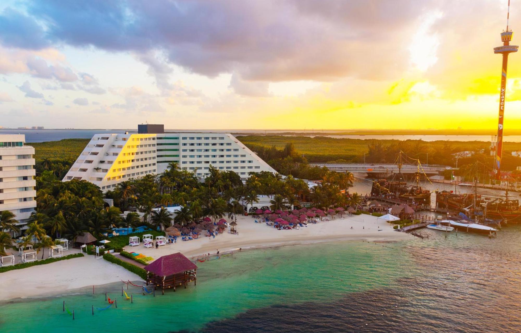 Hotel Oasis Palm Cancún Exterior foto
