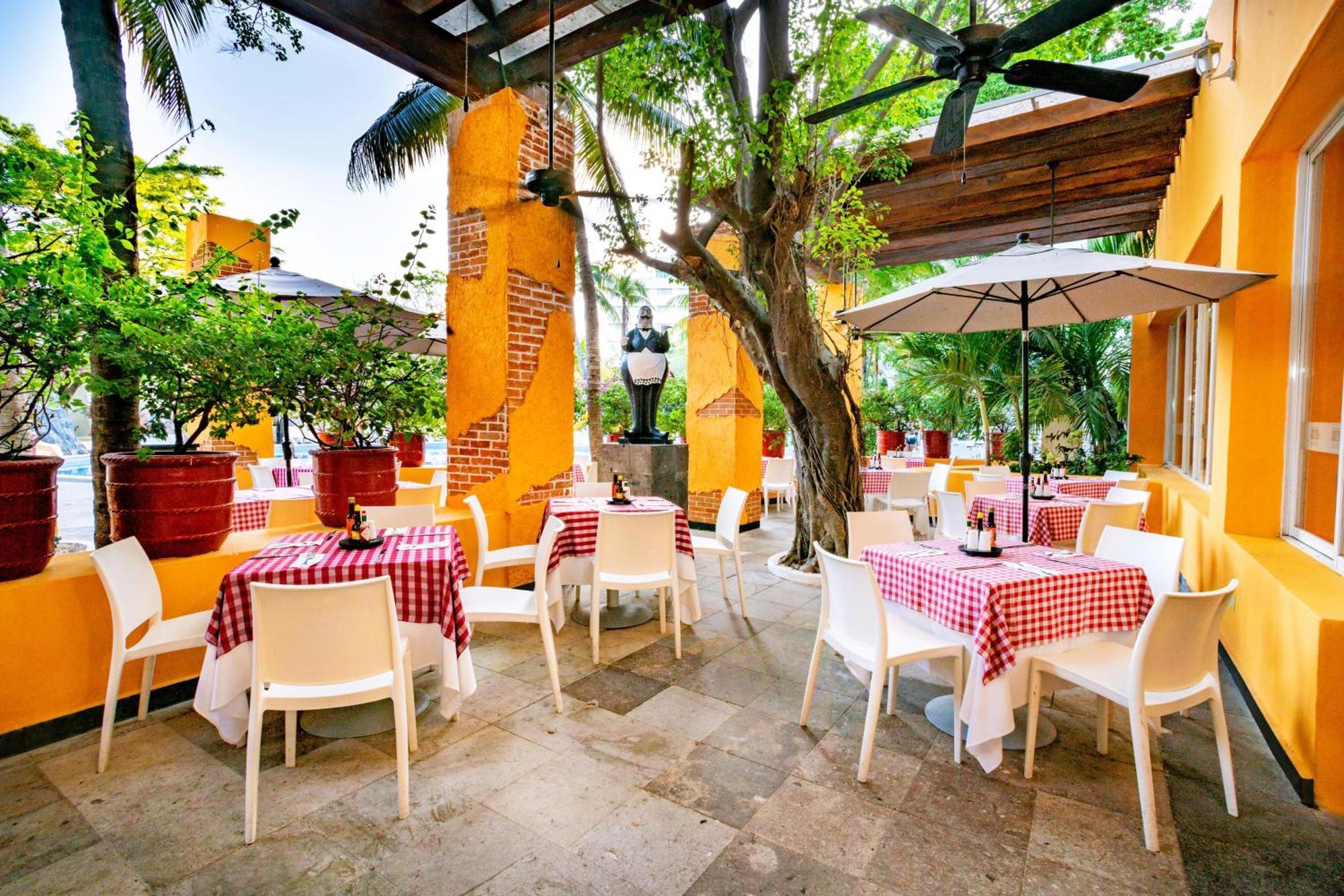 Hotel Oasis Palm Cancún Exterior foto